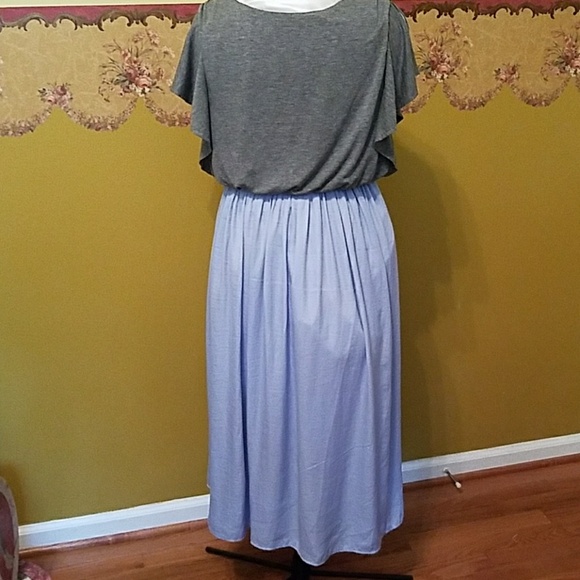 NWT - ANN TAYLOR RAYON & POLYESTER DRESS - Picture 3 of 5